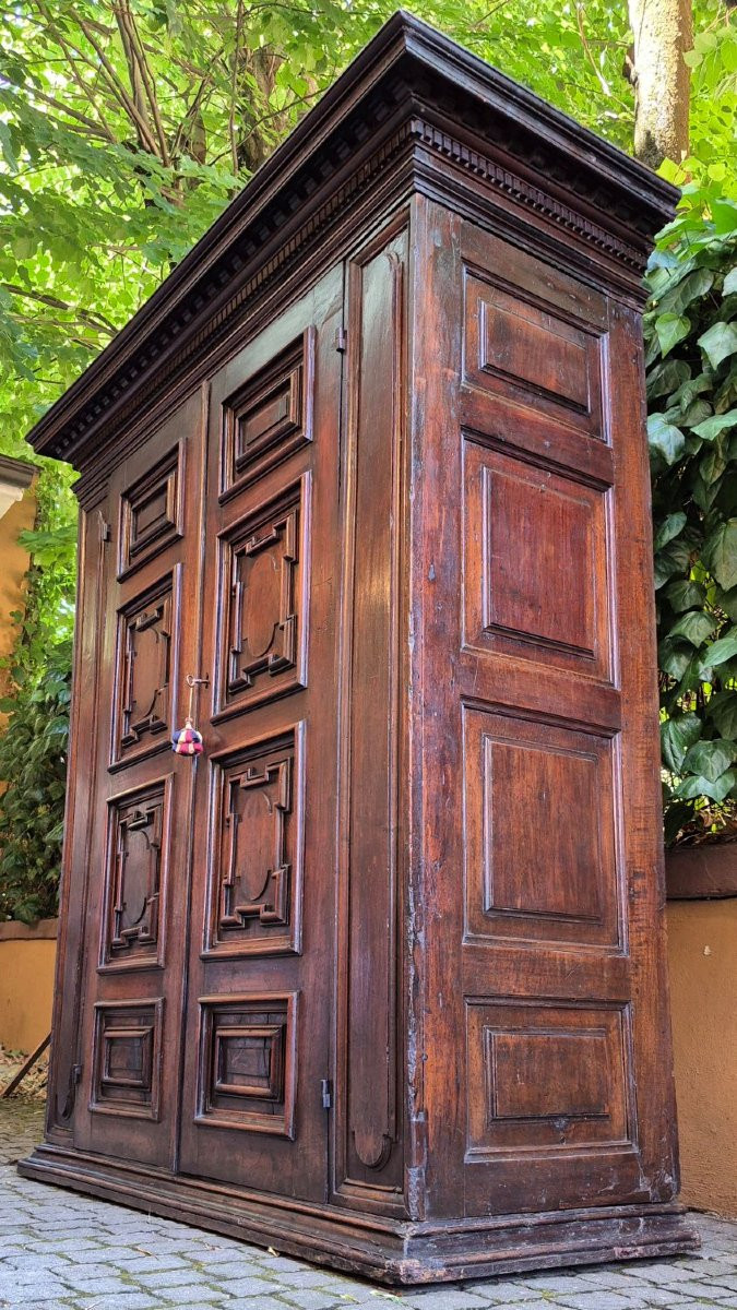 Armadio credenza antico lombardo in noce bugnato del '600-photo-5
