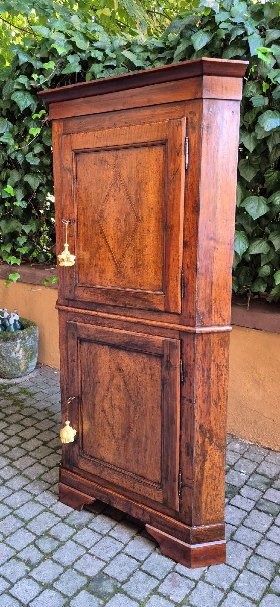 Angoliera cantonale antica in noce di Rolo con filetti-photo-2