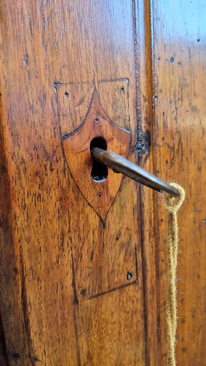 Angoliera cantonale antica in noce di Rolo con filetti-photo-3