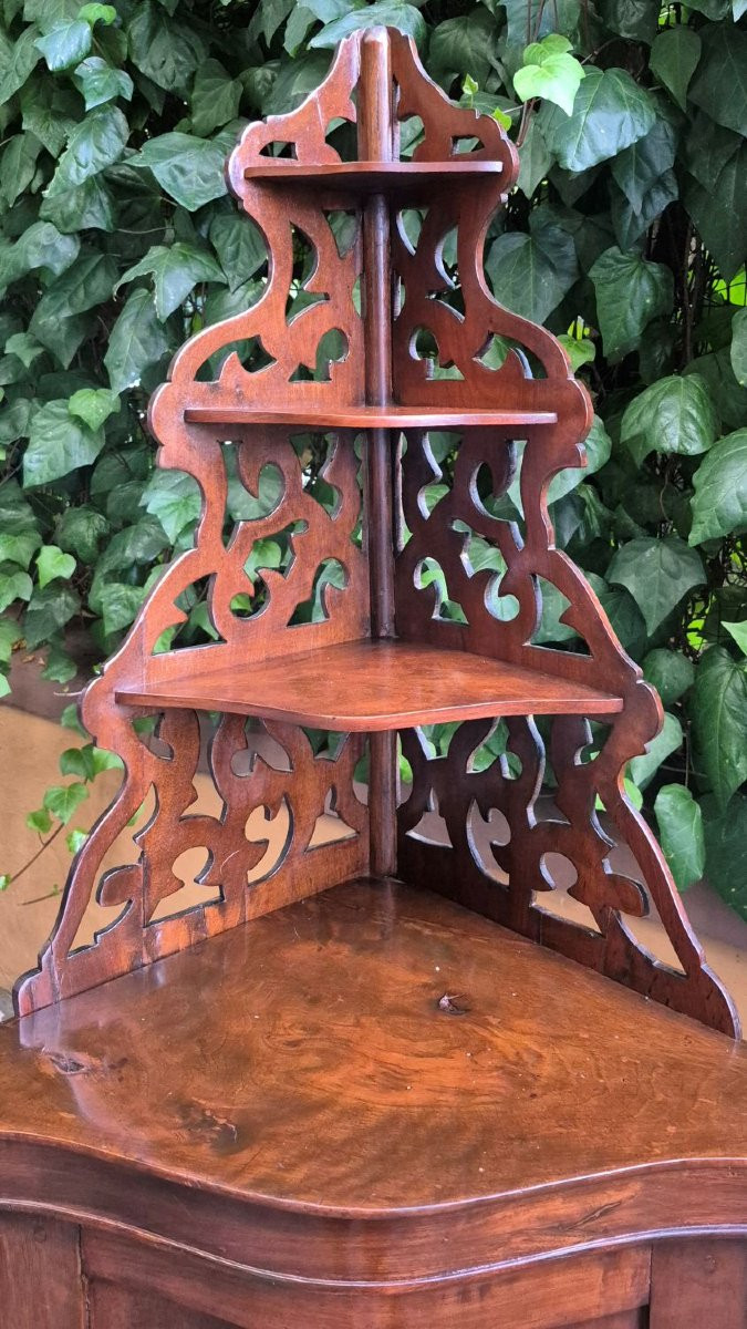 Angoliera cantonale antico bombata in noce con etagere-photo-3