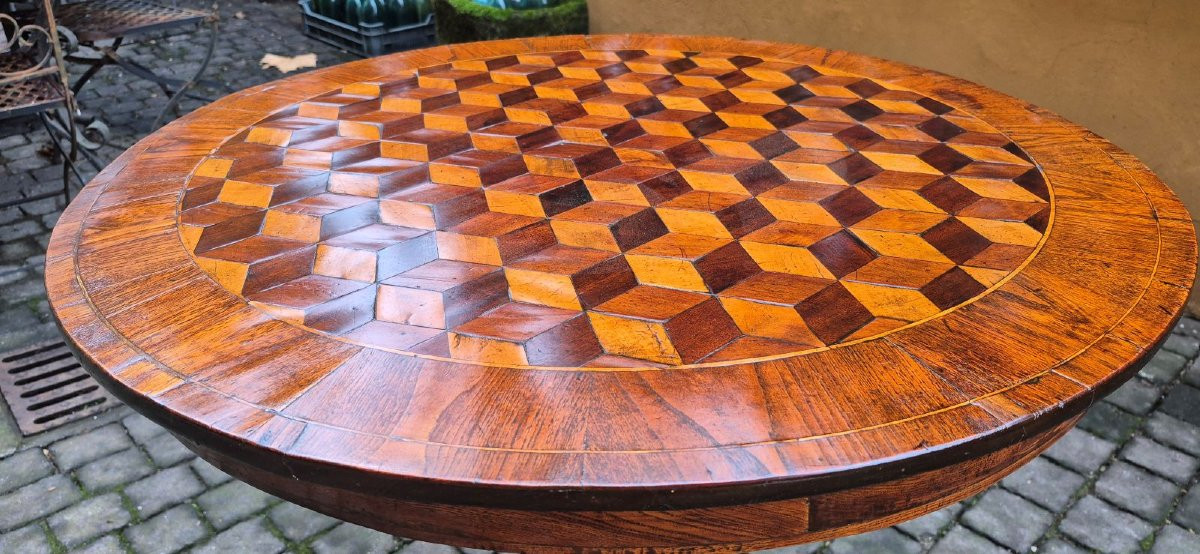 Tavolino tondo antico di Rolo con marchettatura a cubi-photo-4