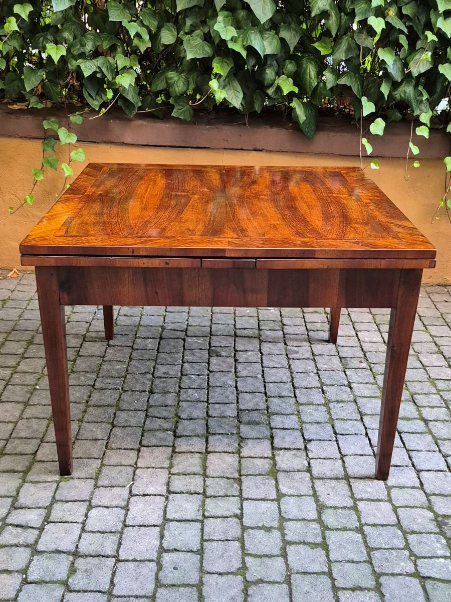 Tavolo antico allungabile a tiro lastronato noce e filetato-photo-1