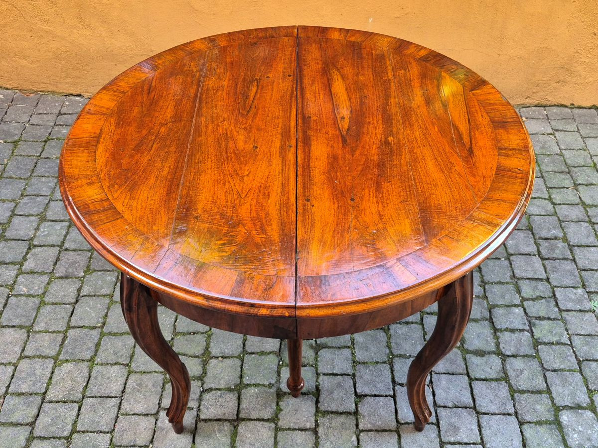 Tavolo tondo antico allungabile 4 mt in noce dell'800