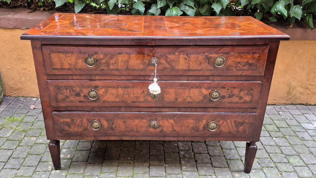 Comò cassettone antico Luigi XVI emiliano lastronato e filettato