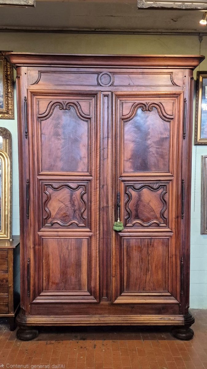Armadio credenza antico Barocco del '600 in noce e radica