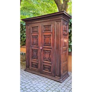 Armadio credenza antico lombardo in noce bugnato del '600