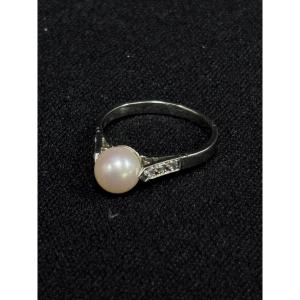 18ct White Gold Ring Set With A Natural Pearl And 6 Brilliants
