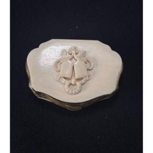 Small Carved Ivory Coin Purse 