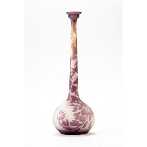 Vaso Gallé in vetro con foglie e fiori di glicine