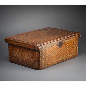 Mudéjar Walnut Casket Inlaid With Bone - Spain, 16th Century