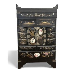 Lacquered Jewelry Box - Japan - Curiosity Item - Early 20th Century