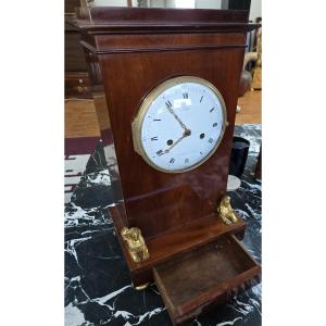 Robin Clock In Mahogany About 1795