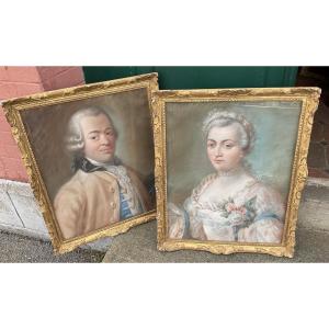 Pair Of 18th-century Pastels In Antique Frames