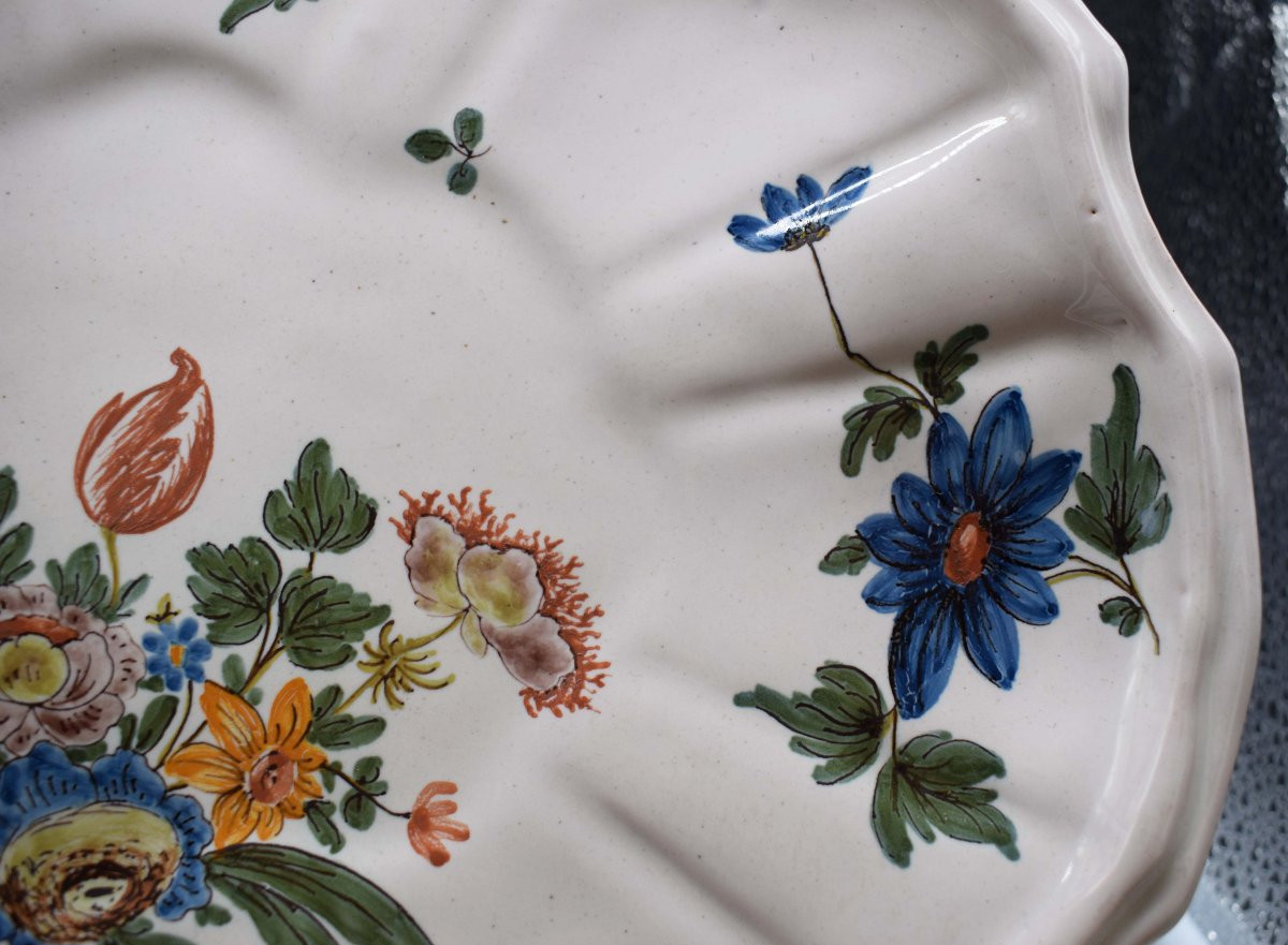 Vassoio in maiolica di Bassano, Metà XVIII secolo-photo-1