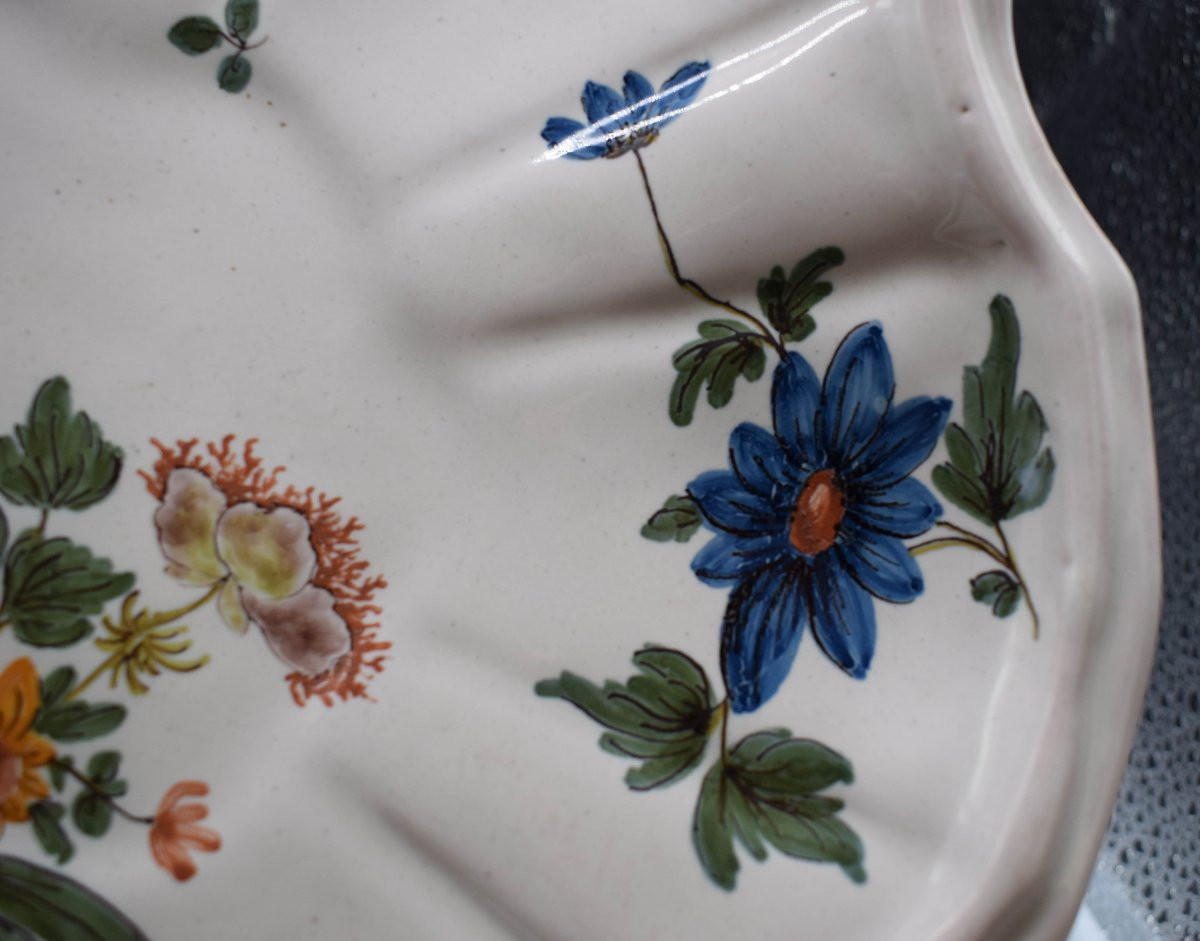 Vassoio in maiolica di Bassano, Metà XVIII secolo-photo-2