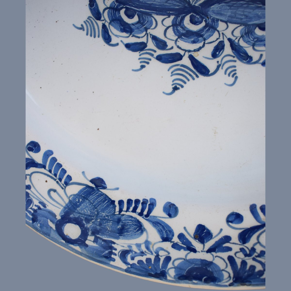Piatto da parata in maiolica della manifattura Antonibon, Nove di Bassano, XVIII secolo-photo-1