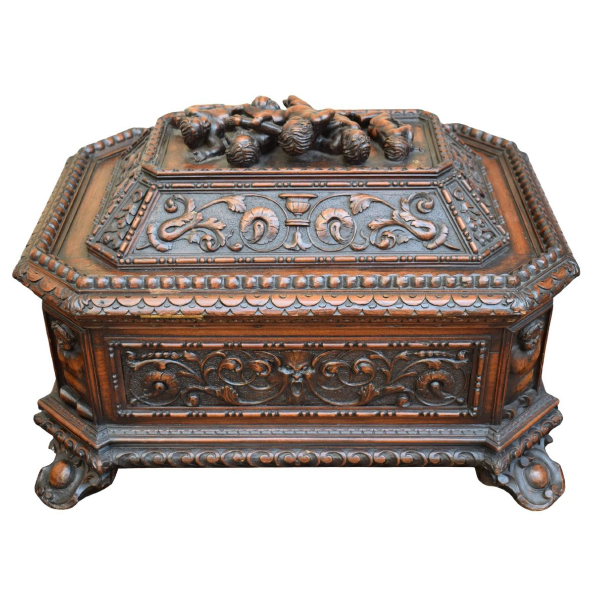 Cofanetto in Legno Intagliato – Stile Neorinascimentale-photo-1