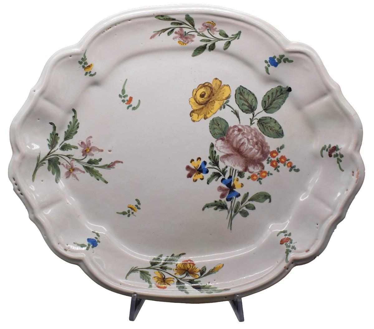 Vassoio in maiolica di Bassano, Metà XVIII secolo con fiori