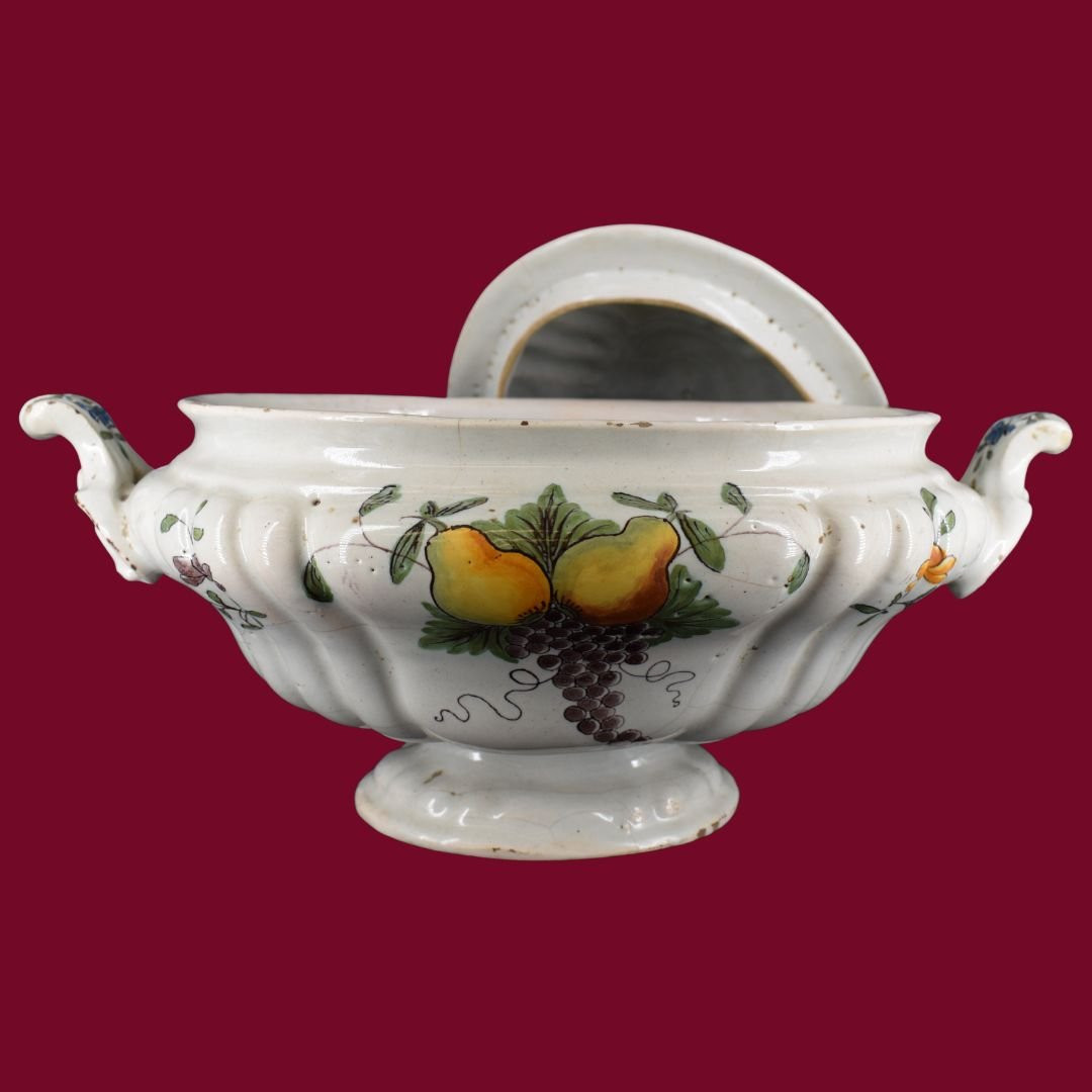 XVIII secolo, Imola (Emilia, Italia), Zuppiera in maiolica policroma-photo-2
