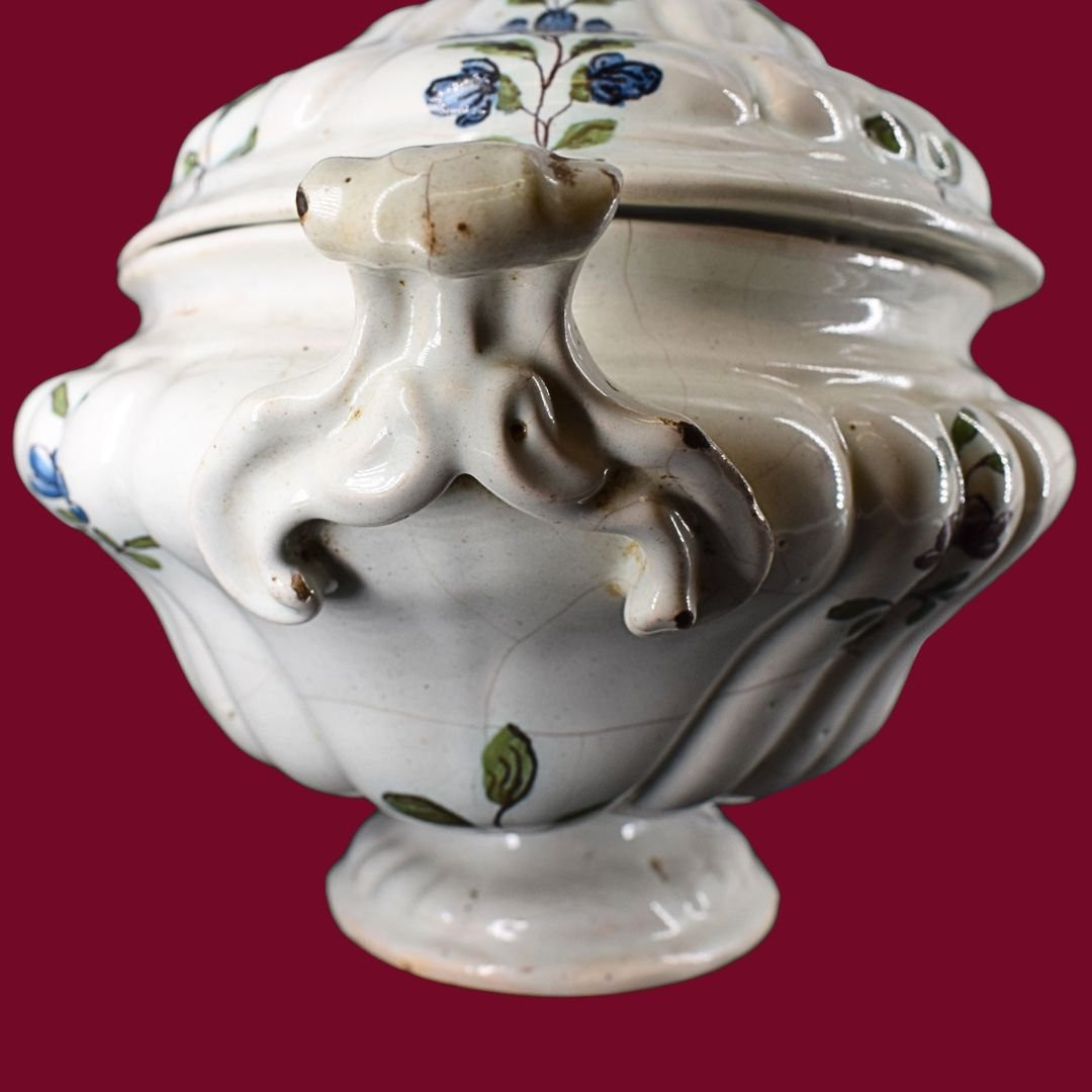 XVIII secolo, Imola (Emilia, Italia), Zuppiera in maiolica policroma-photo-2