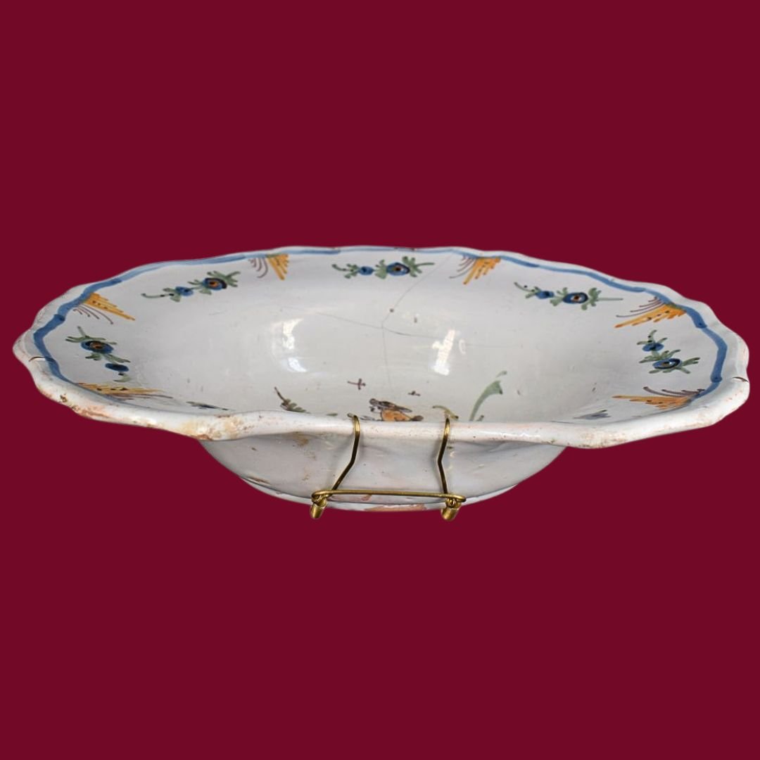 Bacile da barba in maiolica lodigiana, XVIII secolo – decoro figurato e policromia vivace-photo-2