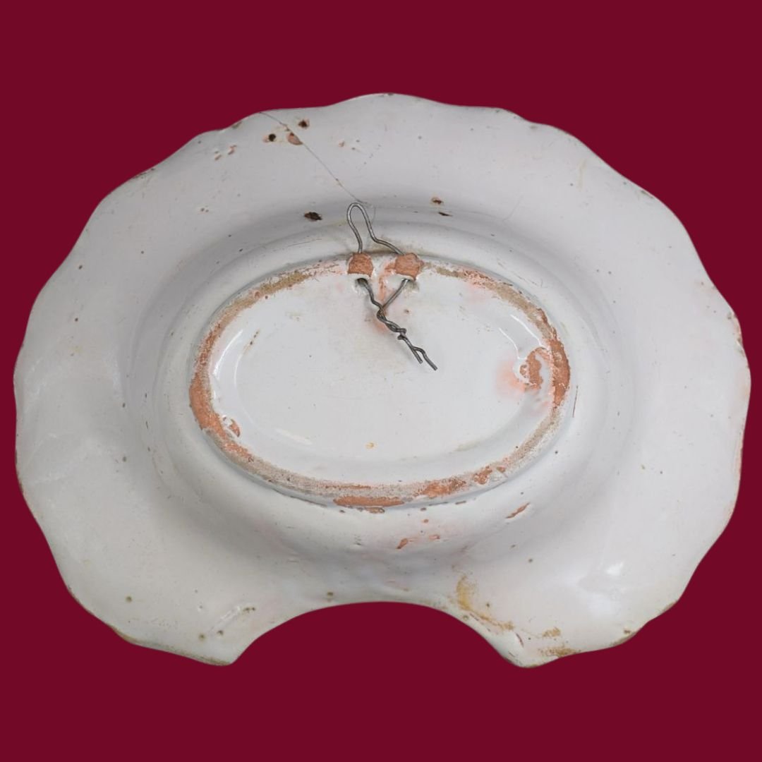 Bacile da barba in maiolica lodigiana, XVIII secolo – decoro figurato e policromia vivace-photo-3