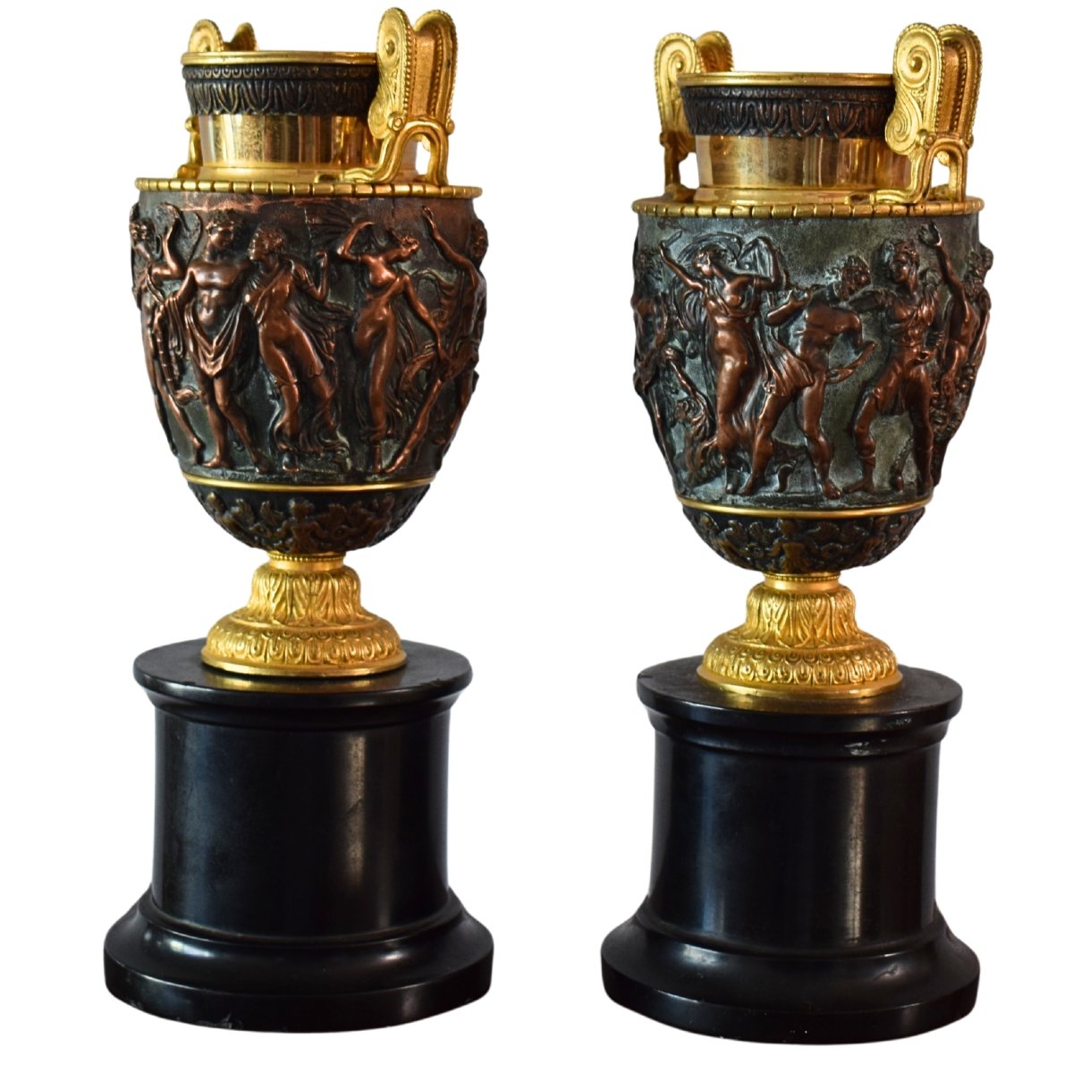 Coppia di coppe in bronzo e rame dorato e patinato con scene mitologiche, Francia XIX secolo-photo-2