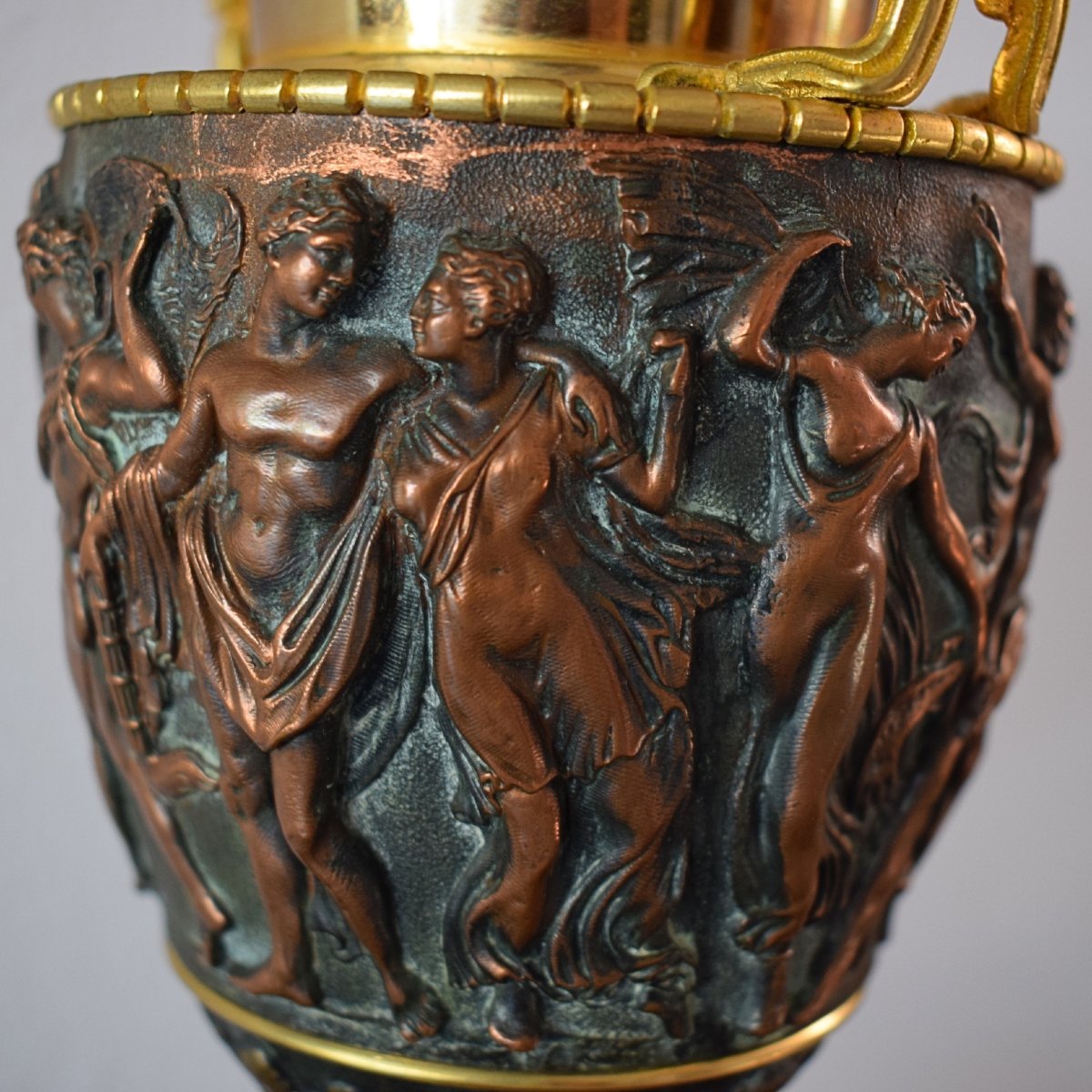 Coppia di coppe in bronzo e rame dorato e patinato con scene mitologiche, Francia XIX secolo-photo-7