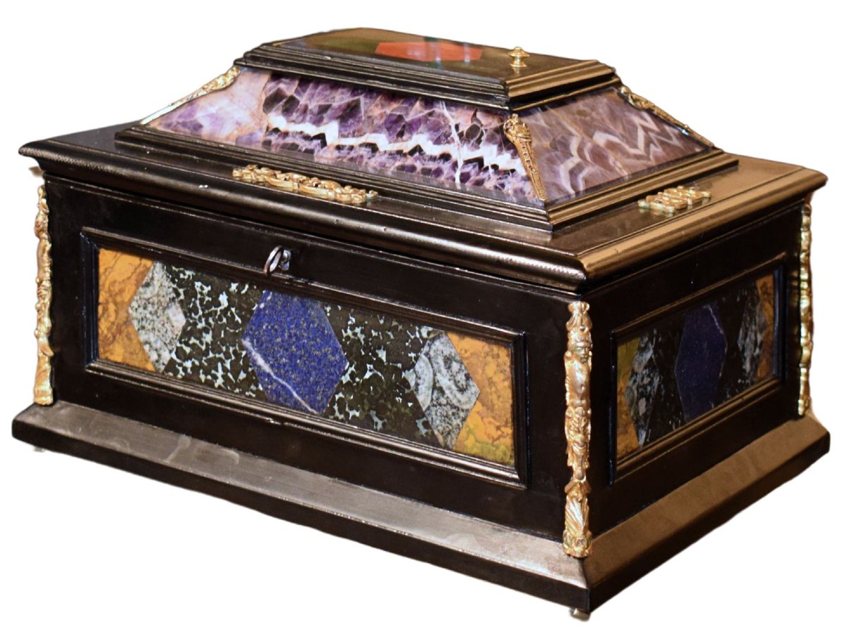 Stipo cofanetto del XIX secolo in legno ebanizzato, pietre dure policrome e bronzi dorati-photo-2
