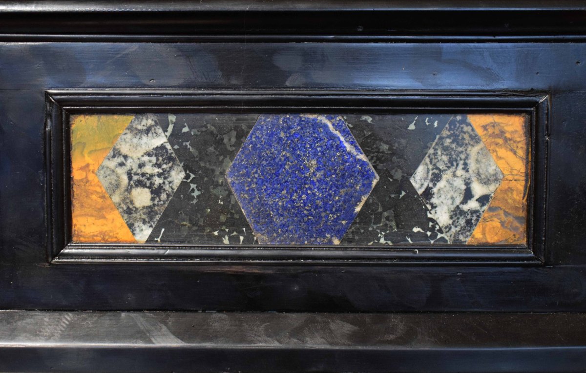 Stipo cofanetto del XIX secolo in legno ebanizzato, pietre dure policrome e bronzi dorati-photo-1