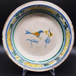 Piatto "bacile" in maiolica - Cerreto Sannita (attrib.), XVIII secolo