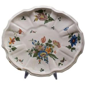 Vassoio in maiolica di Bassano, Metà XVIII secolo