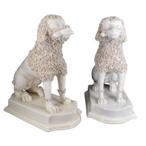Coppia di sculture in ceramica di Nove di Bassano raffiguranti barboncini
