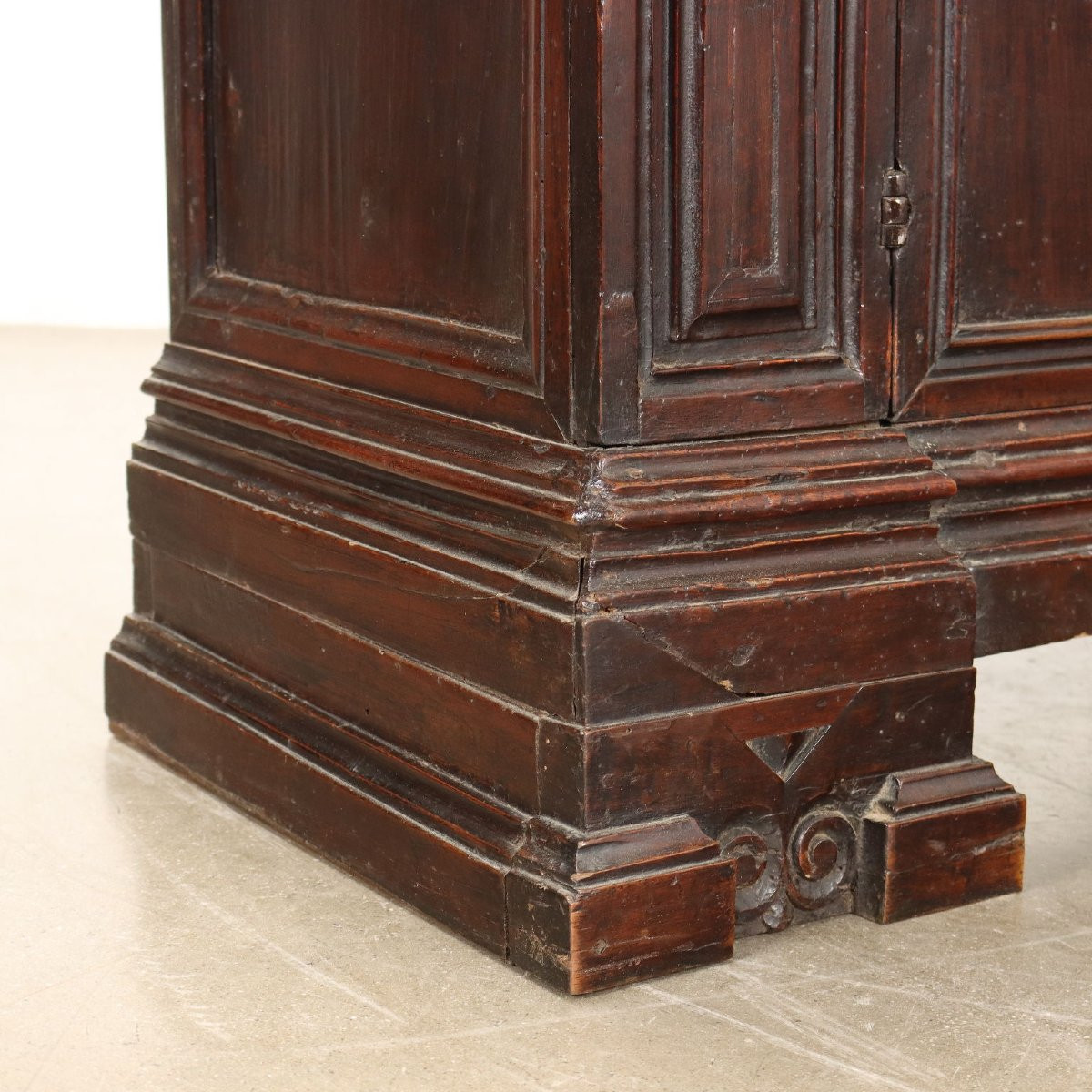 Credenza Barocca con Piattaia in Noce Piemonte Inizio XVIII Secolo-photo-3