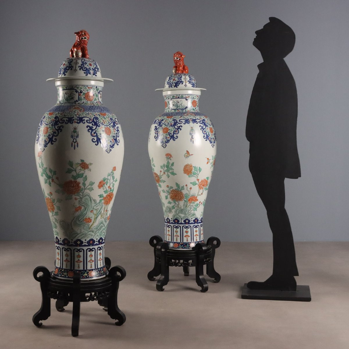 Coppia di Grandi Vasi a Balaustro con Coperchio Cina XX Secolo-photo-2