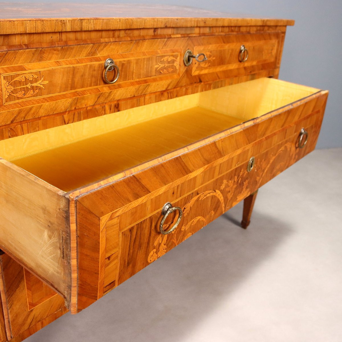 Cassettone Neoclassico in Noce Emilia Ultimo Quarto XVIII Secolo-photo-2