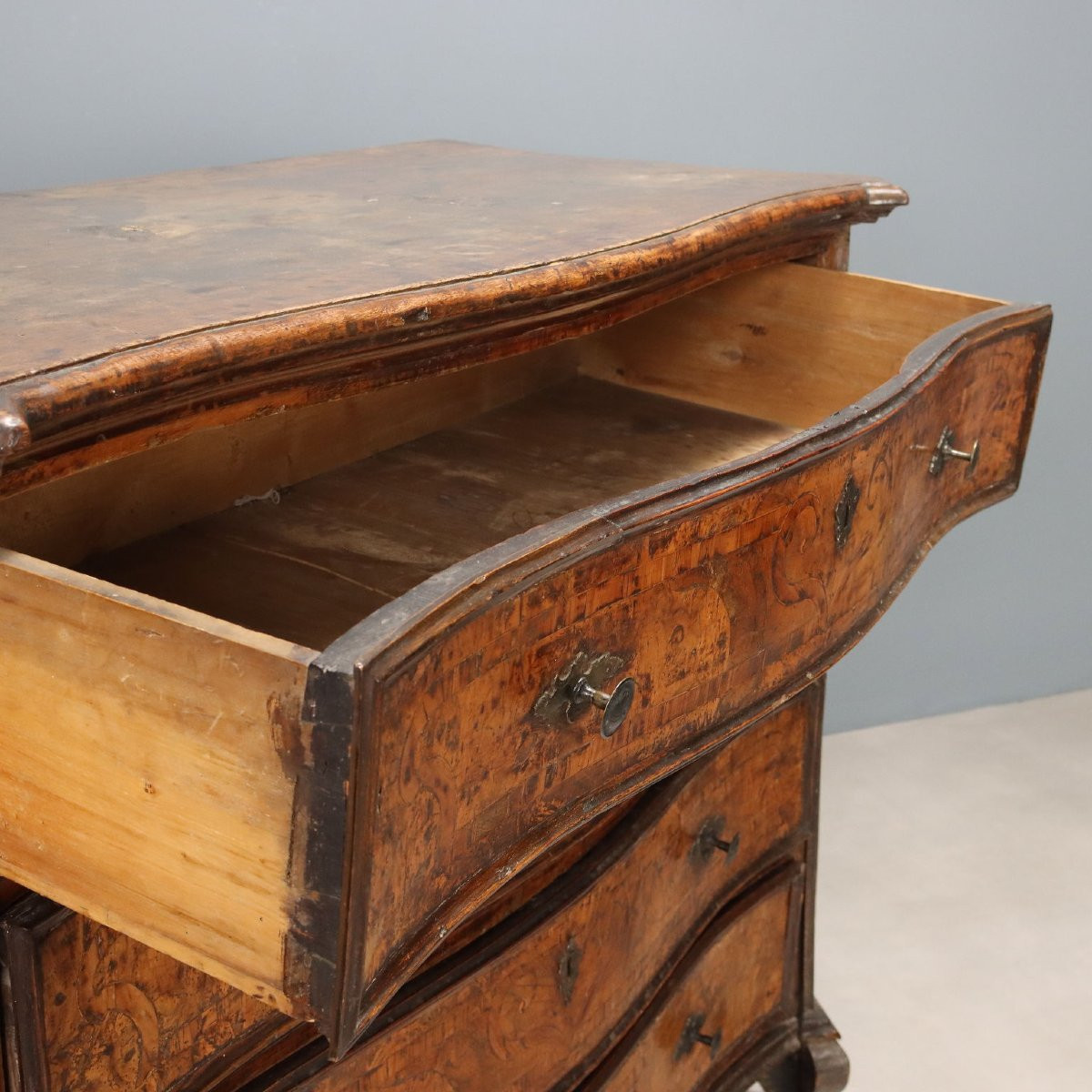 Cassettone Barocco in Noce Lombardia Inizio XVIII Secolo-photo-1