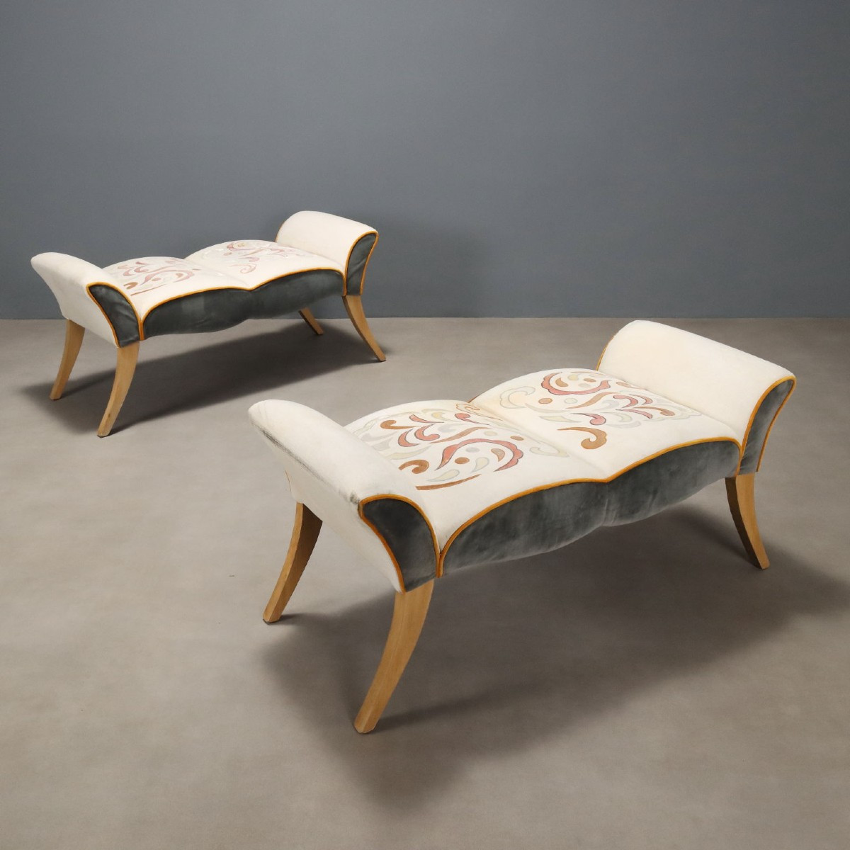 Coppia di Divanetti a Barca Italia XX Secolo