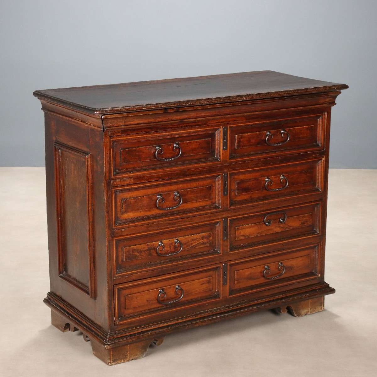 Cassettone Barocco in Noce Lombardia Inizio XVIII Secolo