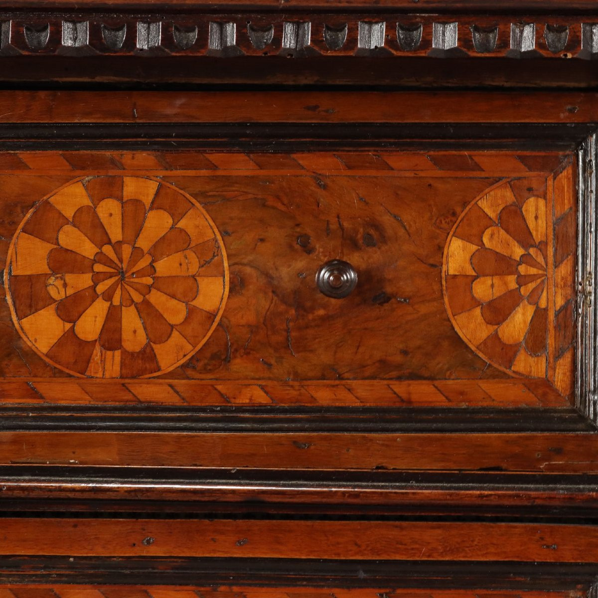 Comodino Barocco in Noce Lombardia XVII Secolo-photo-1