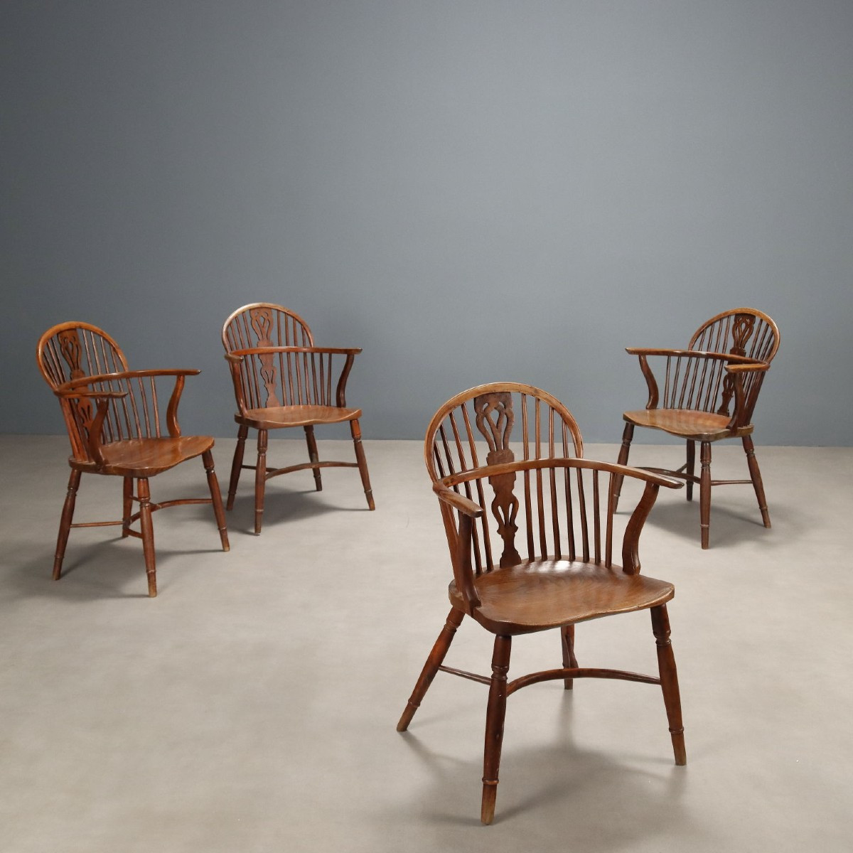 Gruppo di Quattro Poltrone in Legni Vari USA Fine XIX Secolo