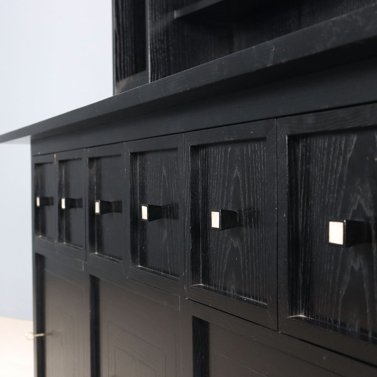 Mobile Credenza di Charles Rennie Mackintosh per Cassina-photo-1