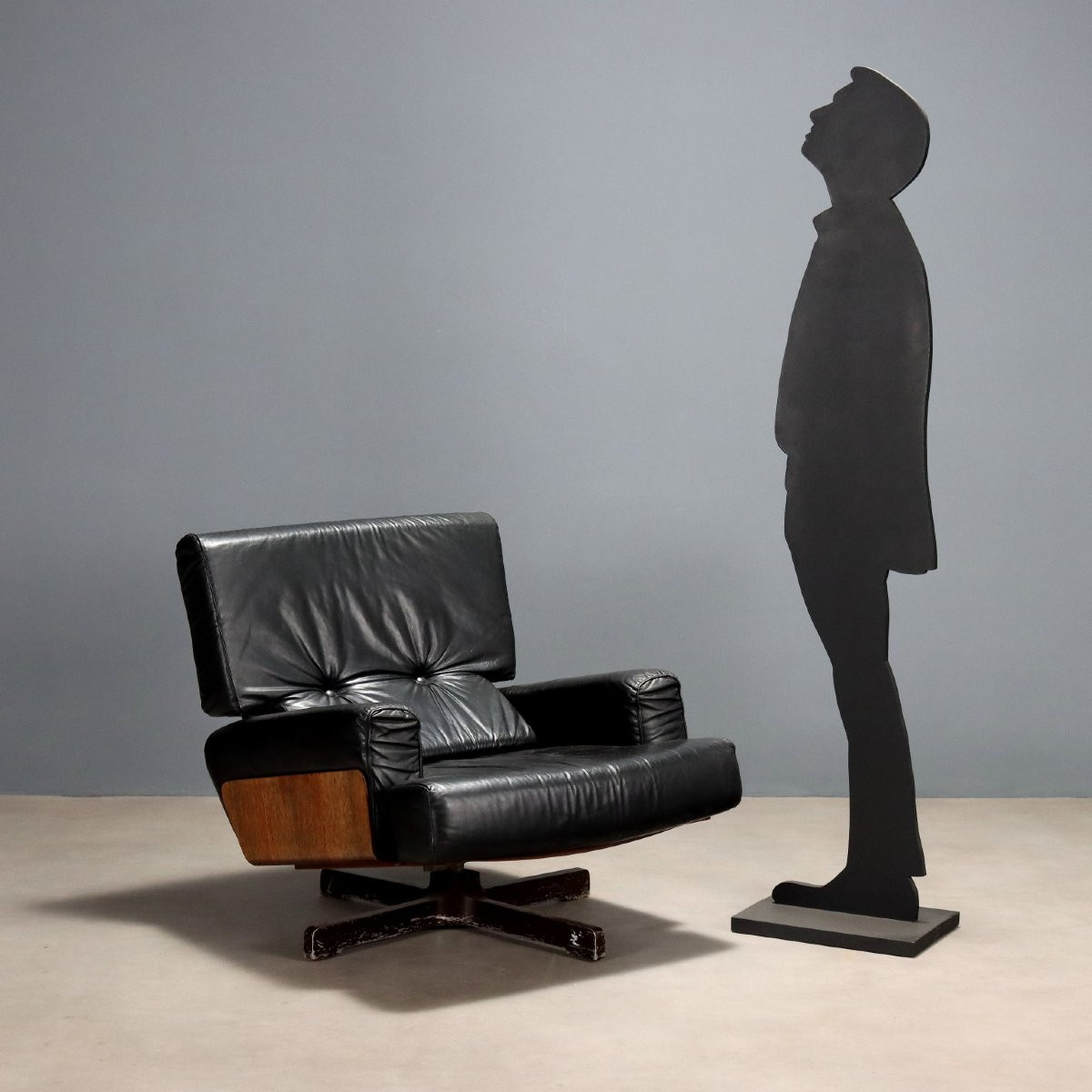 Poltrona '401' di Menilio Taro per Cinova-photo-2