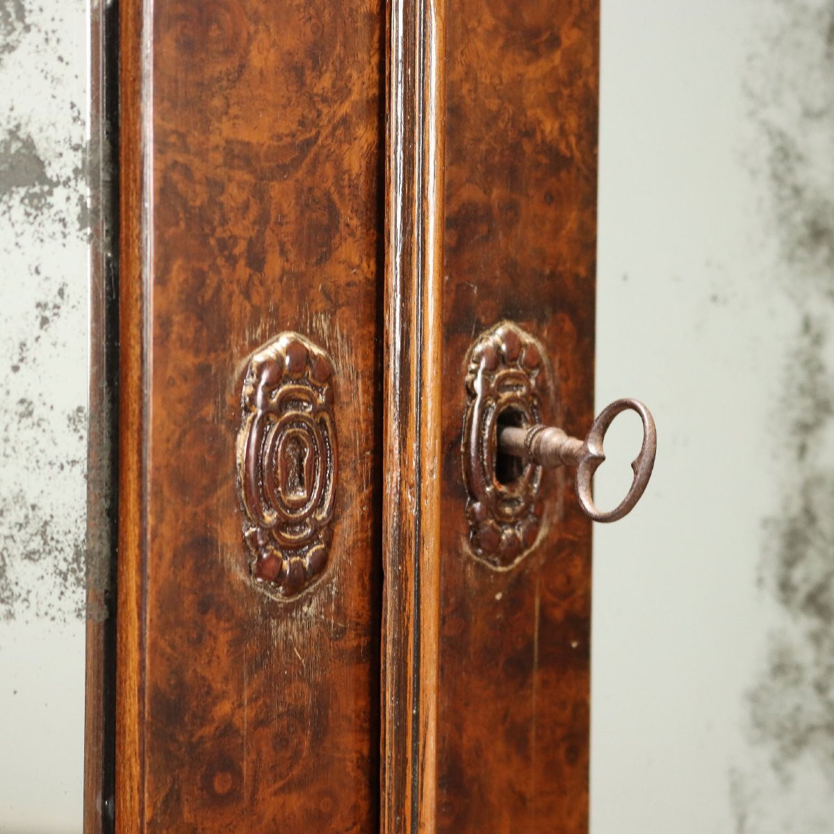 Scrittoio Luigi Filippo in Noce e Piuma di Noce Italia XIX Secolo-photo-1