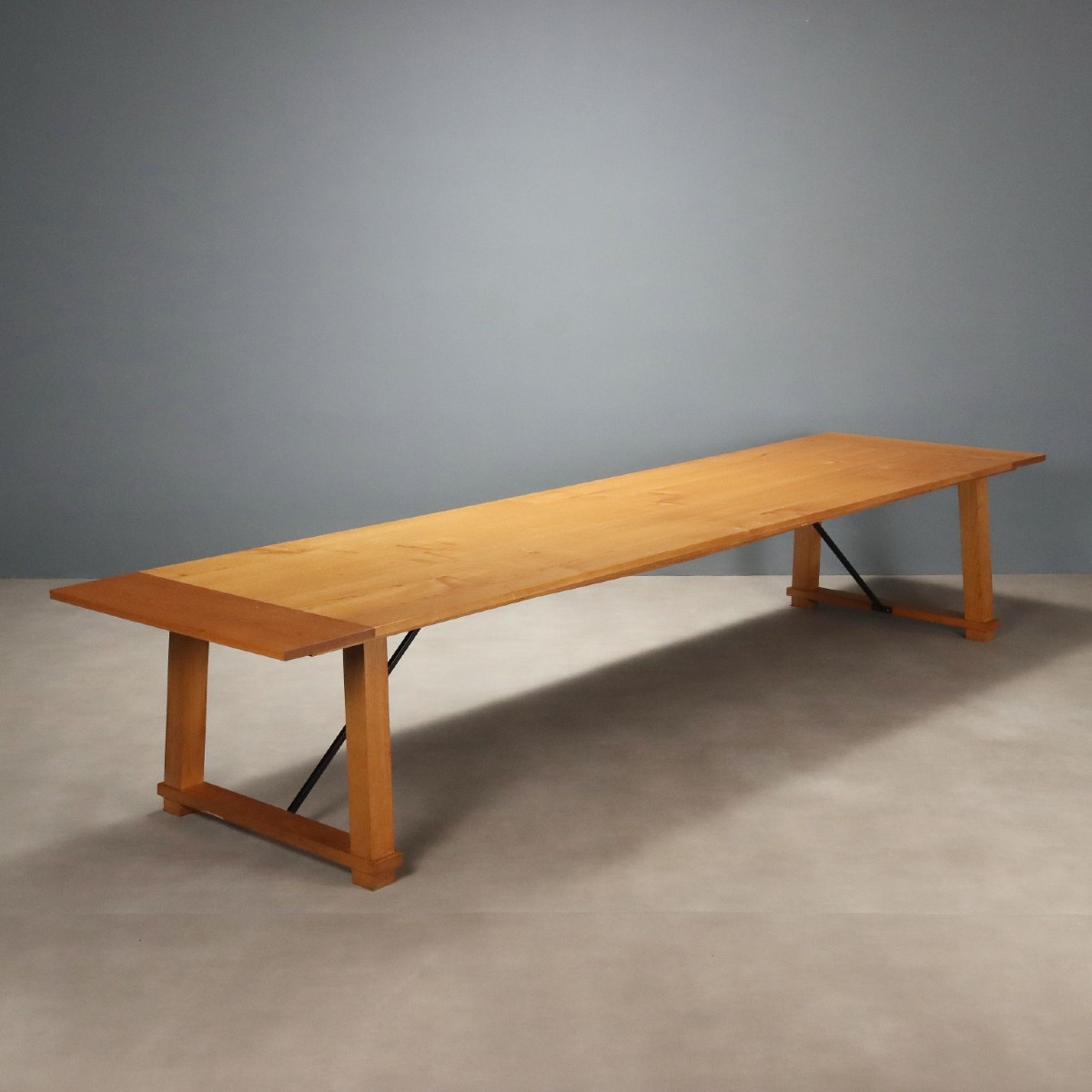 Grande Tavolo in Legno di Rovere Italia XX Secolo