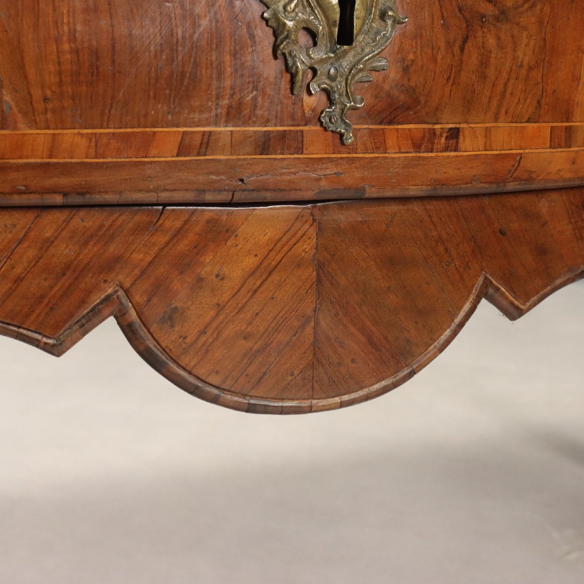 Cassettone Barocchetto in Noce Roma Metà XVIII Secolo-photo-1