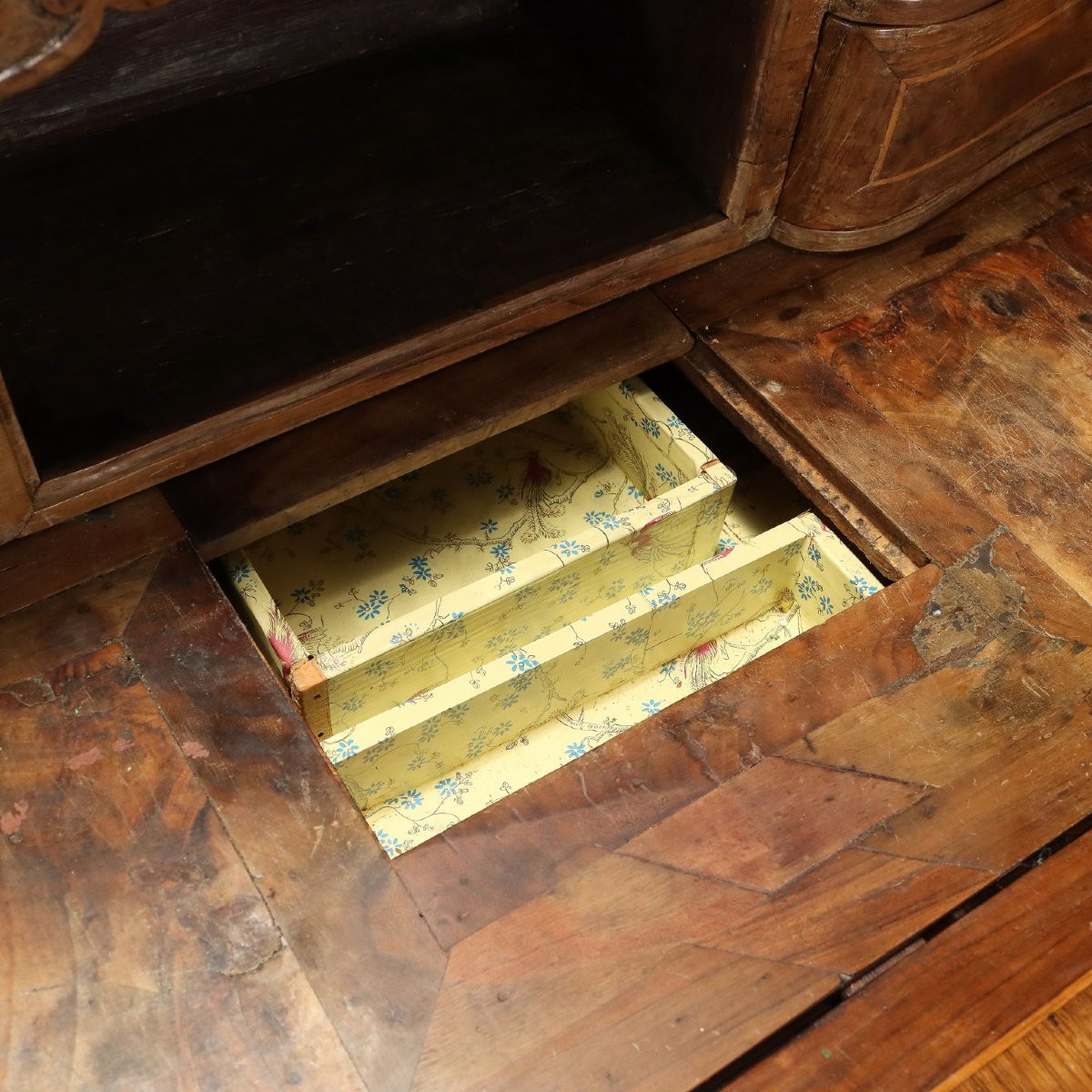 Ribalta Barocca in Noce e Piuma di Noce Centro Italia XVII Secolo-photo-2