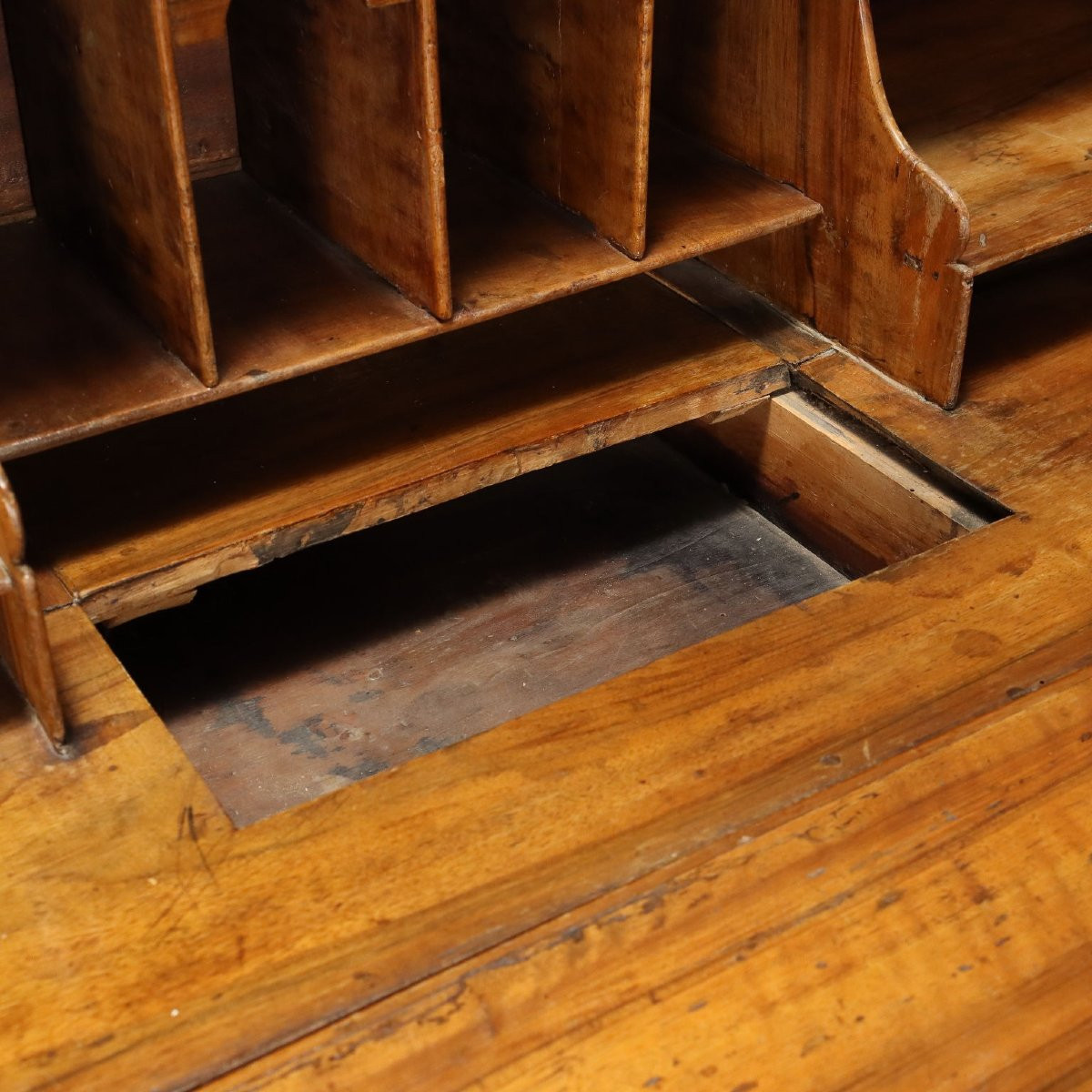 Ribalta in noce e Radica di Noce Centro Italia XVIII Secolo-photo-4