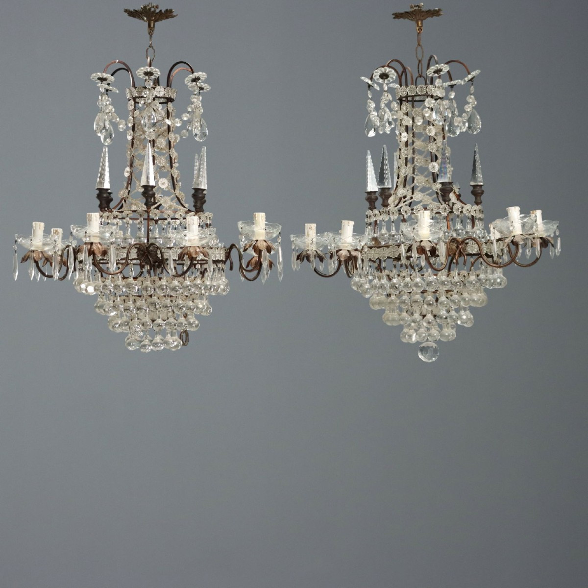 Coppia di Lampadari a Otto Luci Italia Inizio XX Secolo