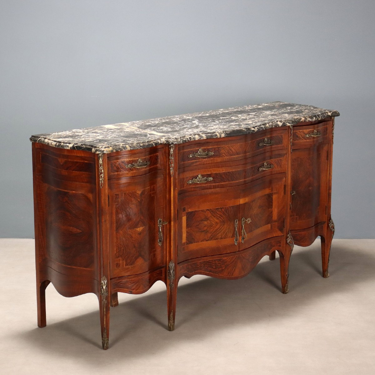 Credenza a quattro ante, Italia, inizio XX Secolo.